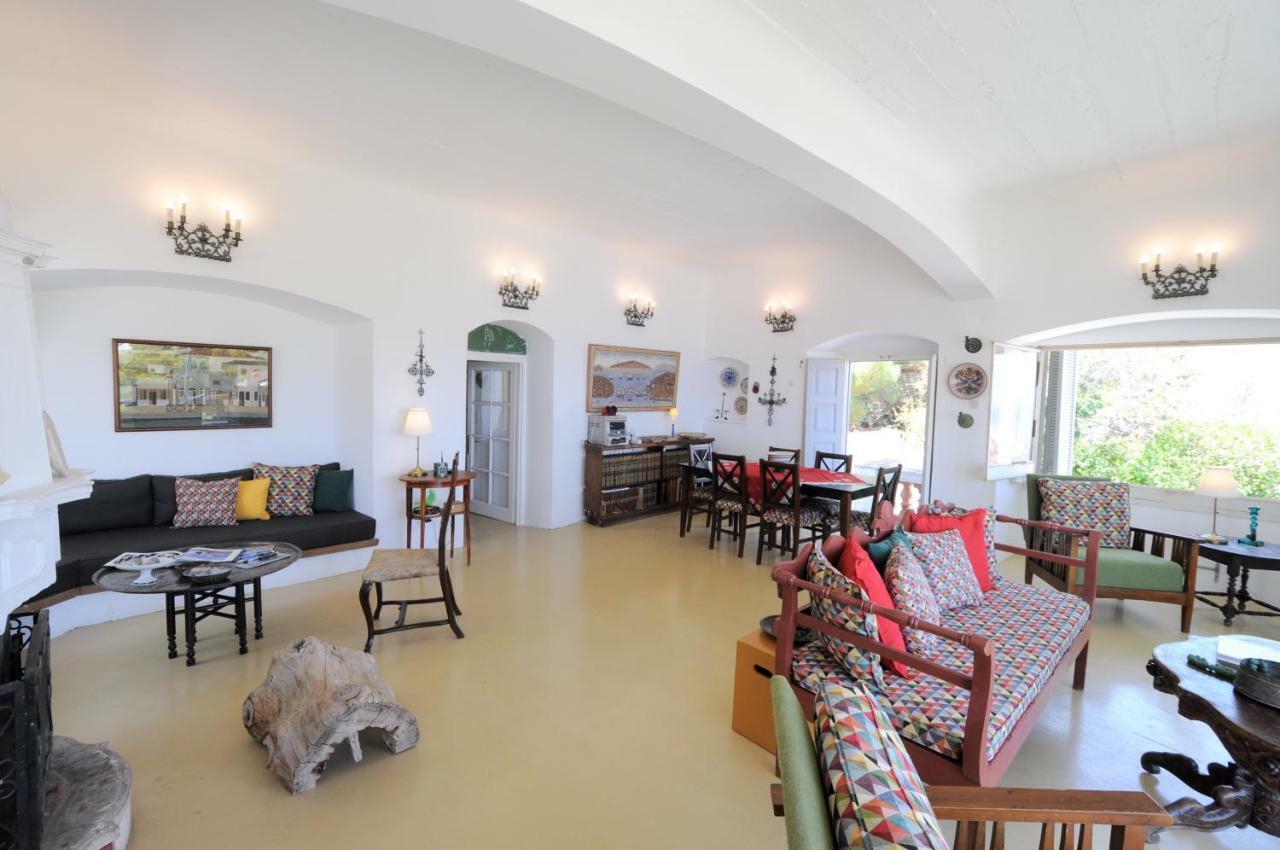 Rallou House Hydra Bagian luar foto